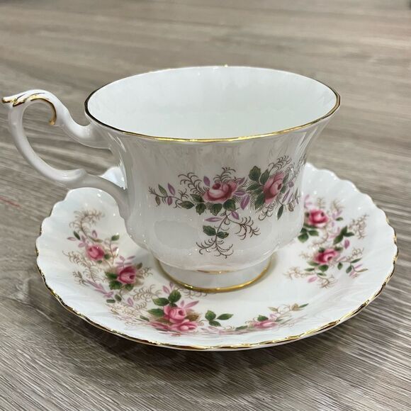 Royal Albert Lavender Rose Teacup Set Pink Roses Afternoon Tea Collectible - Picture 1 of 10